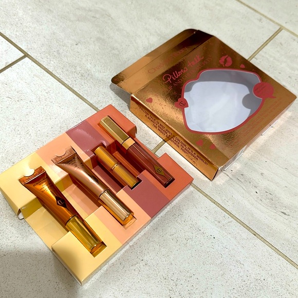 Charlotte Tilbury Pillow talk lip and cheek secrets set. Only swatched - Picture 1 of 4